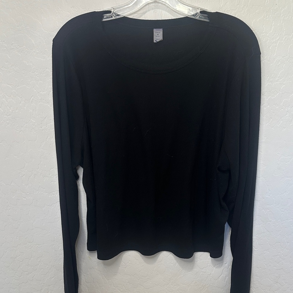 Old navy plus size ultra-lite long sleeve 2X Long Sleeve Top black go dry active